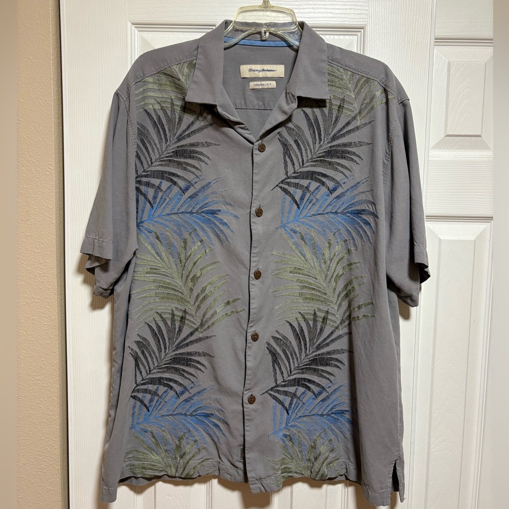 Tommy Bahama Gray Silk Floral Shirt - Men’s Size Large